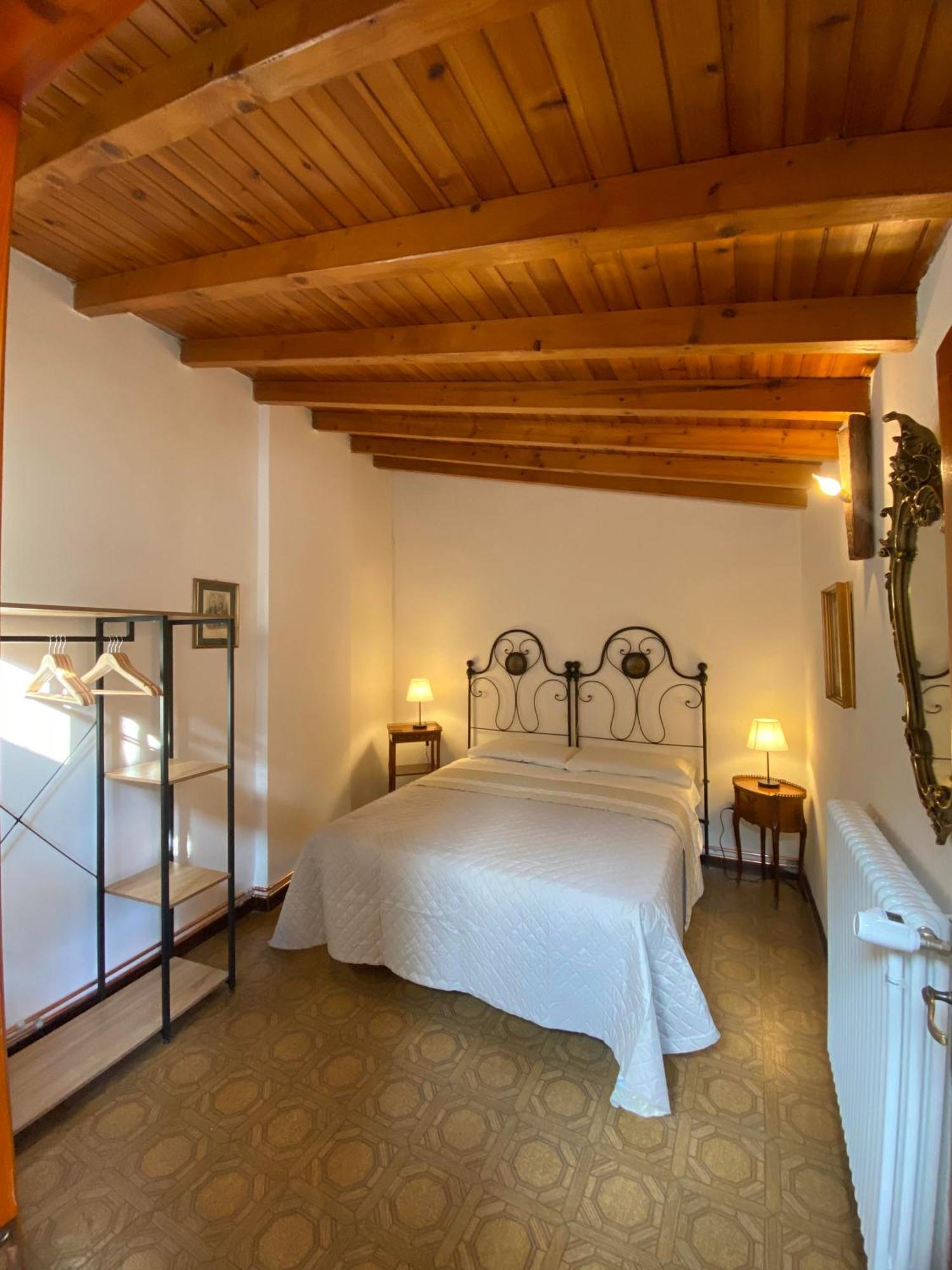 Casa Nel Centro Storico Di Borno Villa Exterior photo