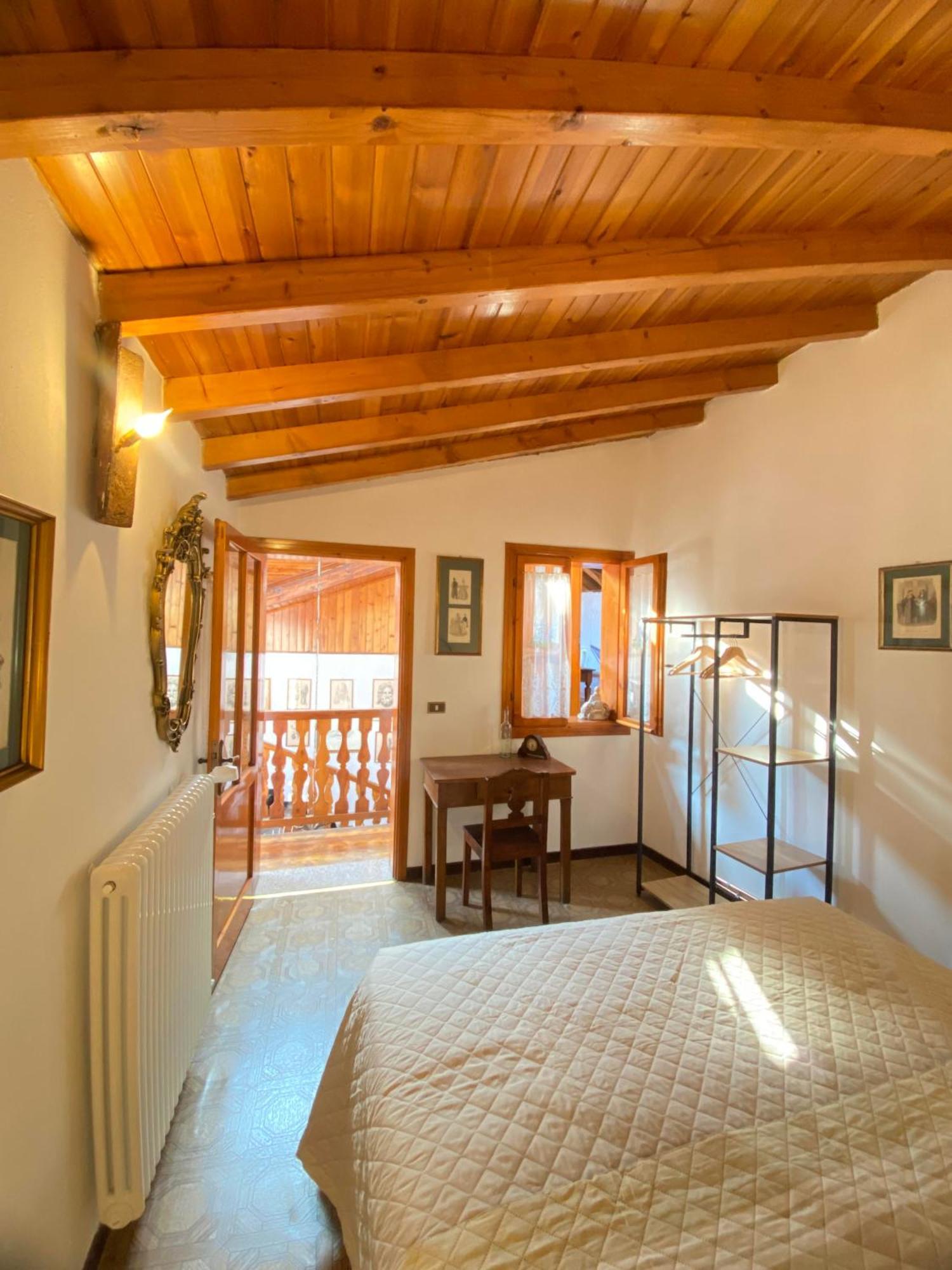 Casa Nel Centro Storico Di Borno Villa Exterior photo